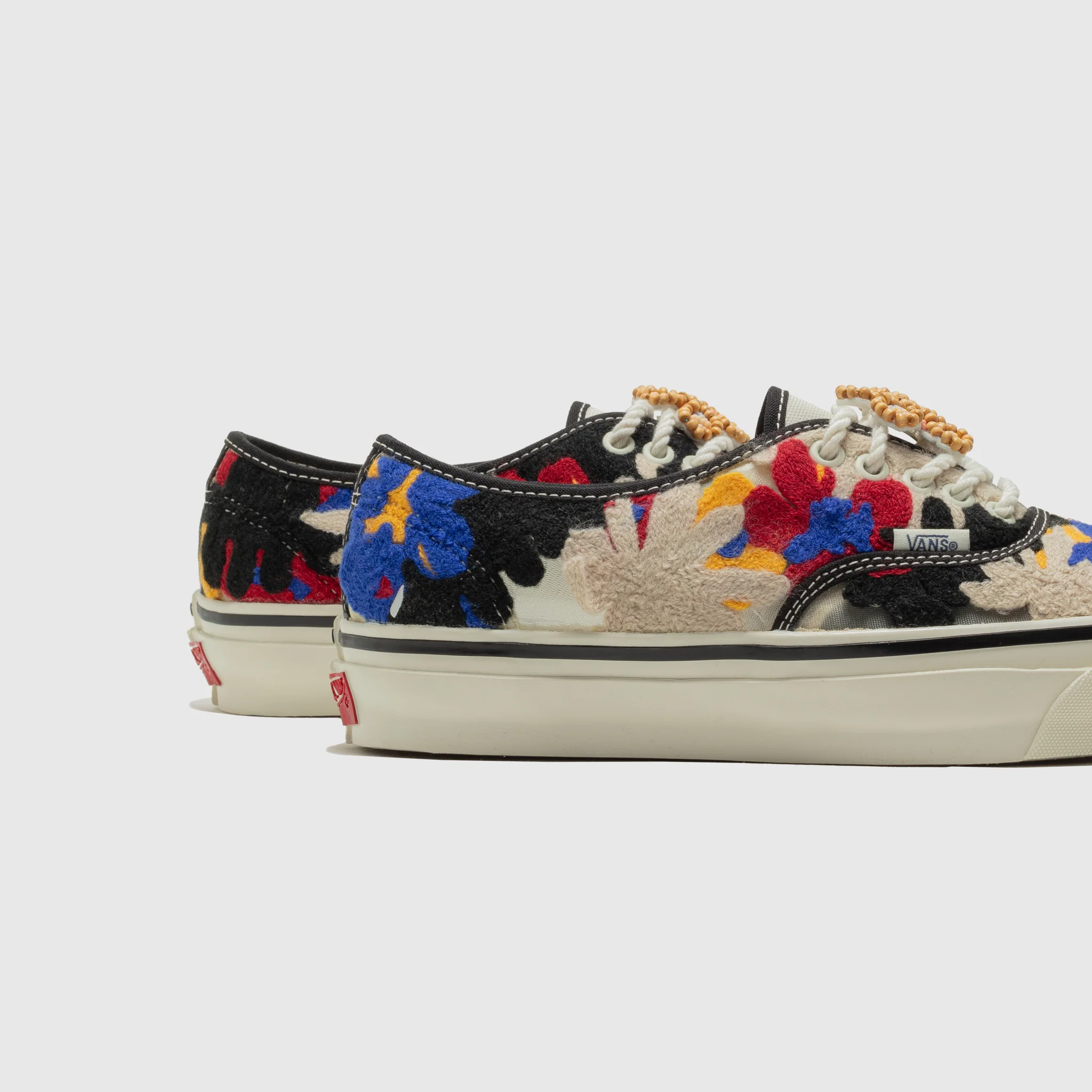 AUTHENTIC 44 LX "NEEDLEWORK" - Image 5