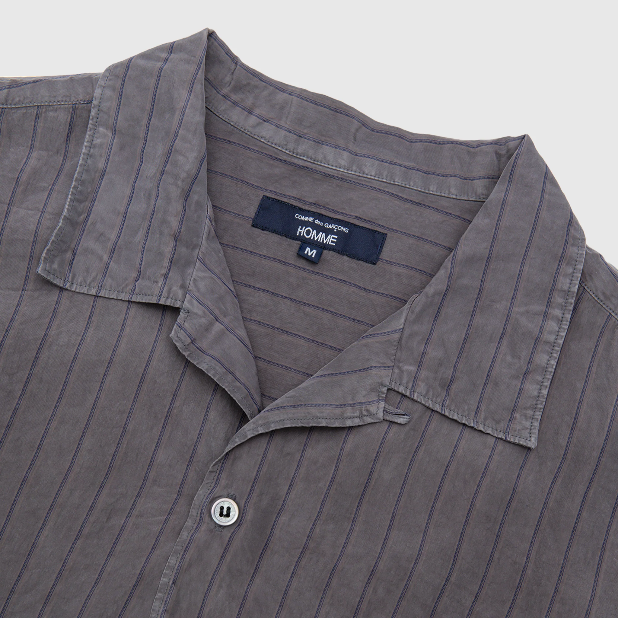 MEN'S PINSTRIPED S/S SHIRT - Image 2