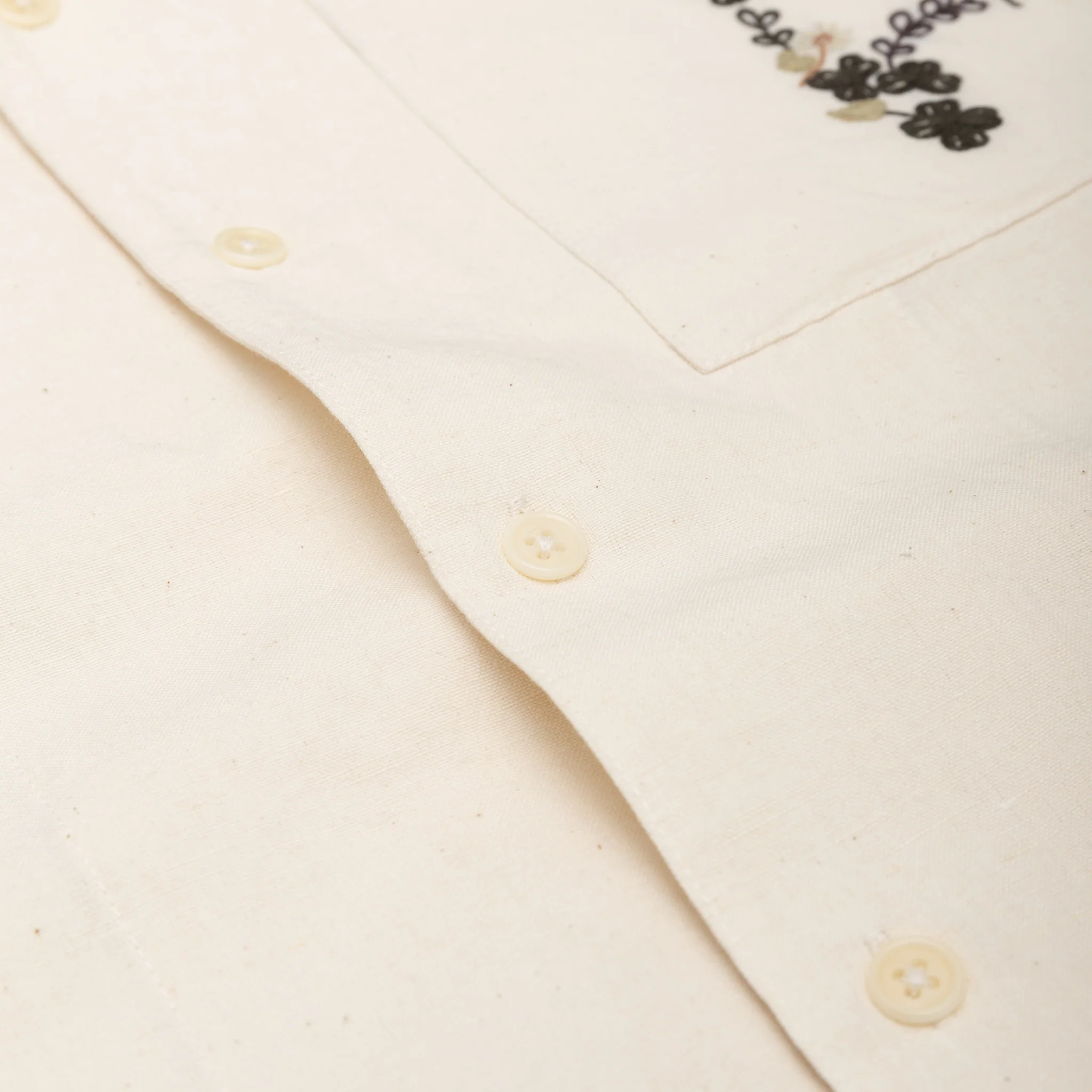 GREETINGS S/S SHIRT "CLOVER EMBROIDERY" - Image 3