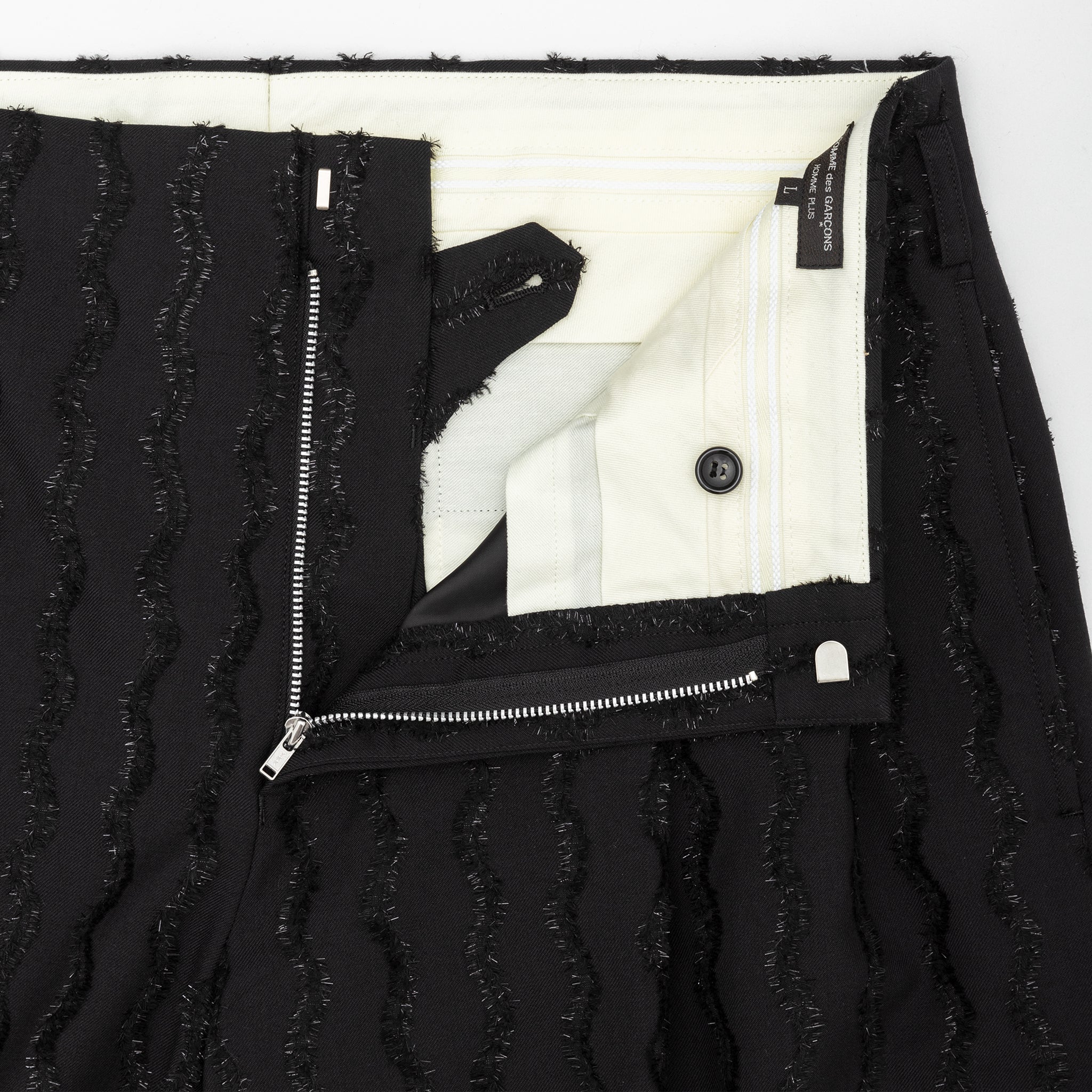 PLEATED EMBELLISHED SHORTS - Image 2