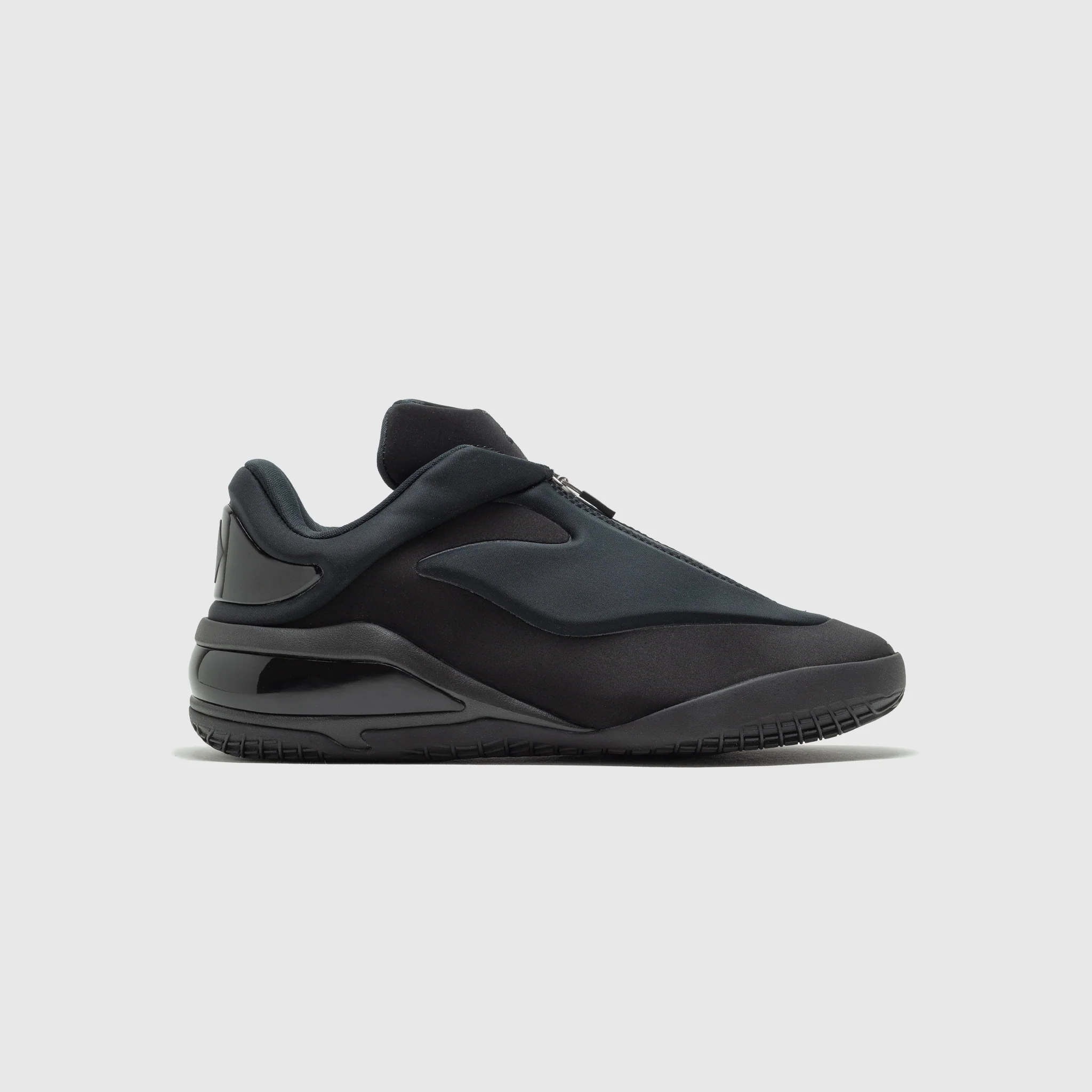 SHAI 001 "CHARM BLACK"
