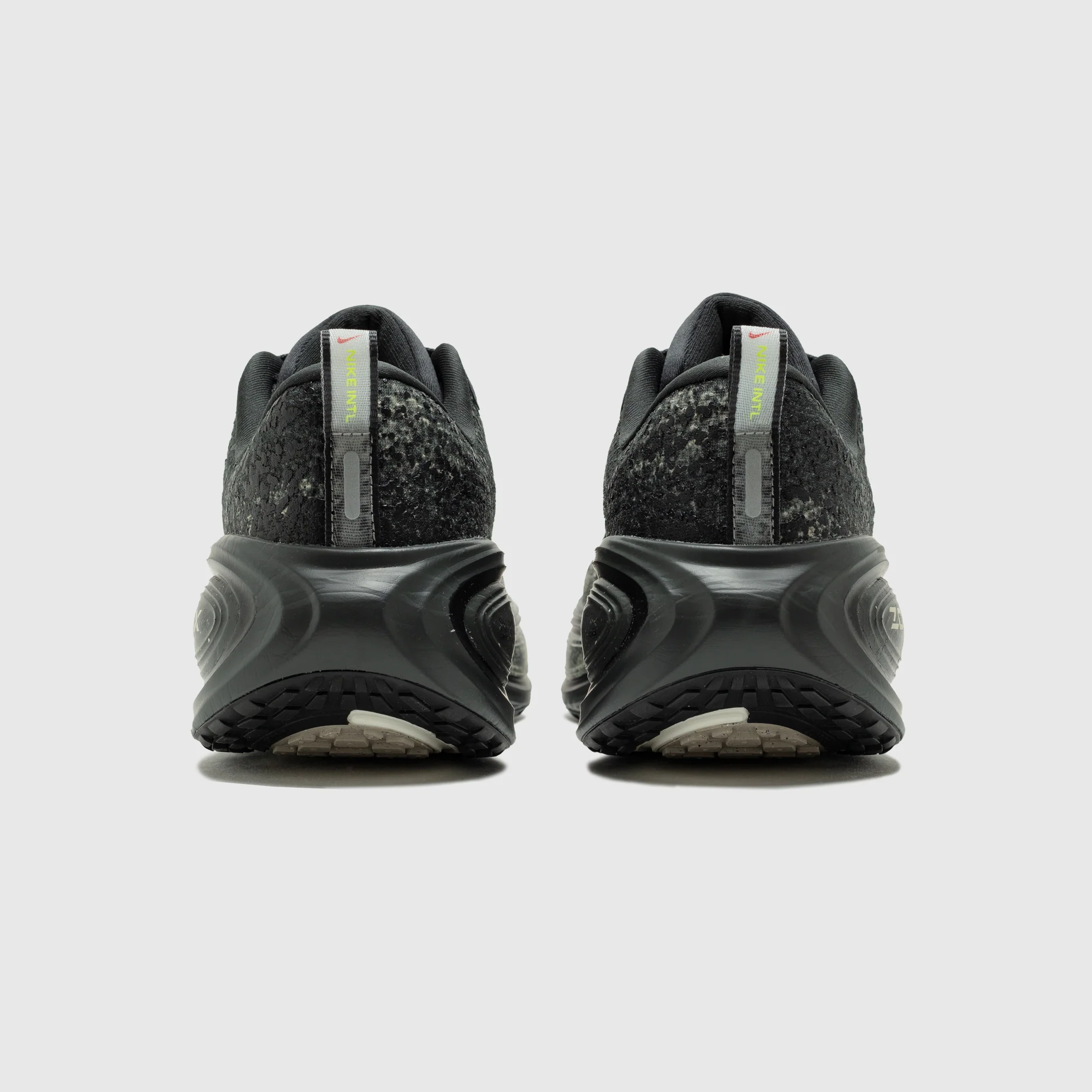 VOMERO PLUS "ANTHRACITE/OATMEAL" - Image 4