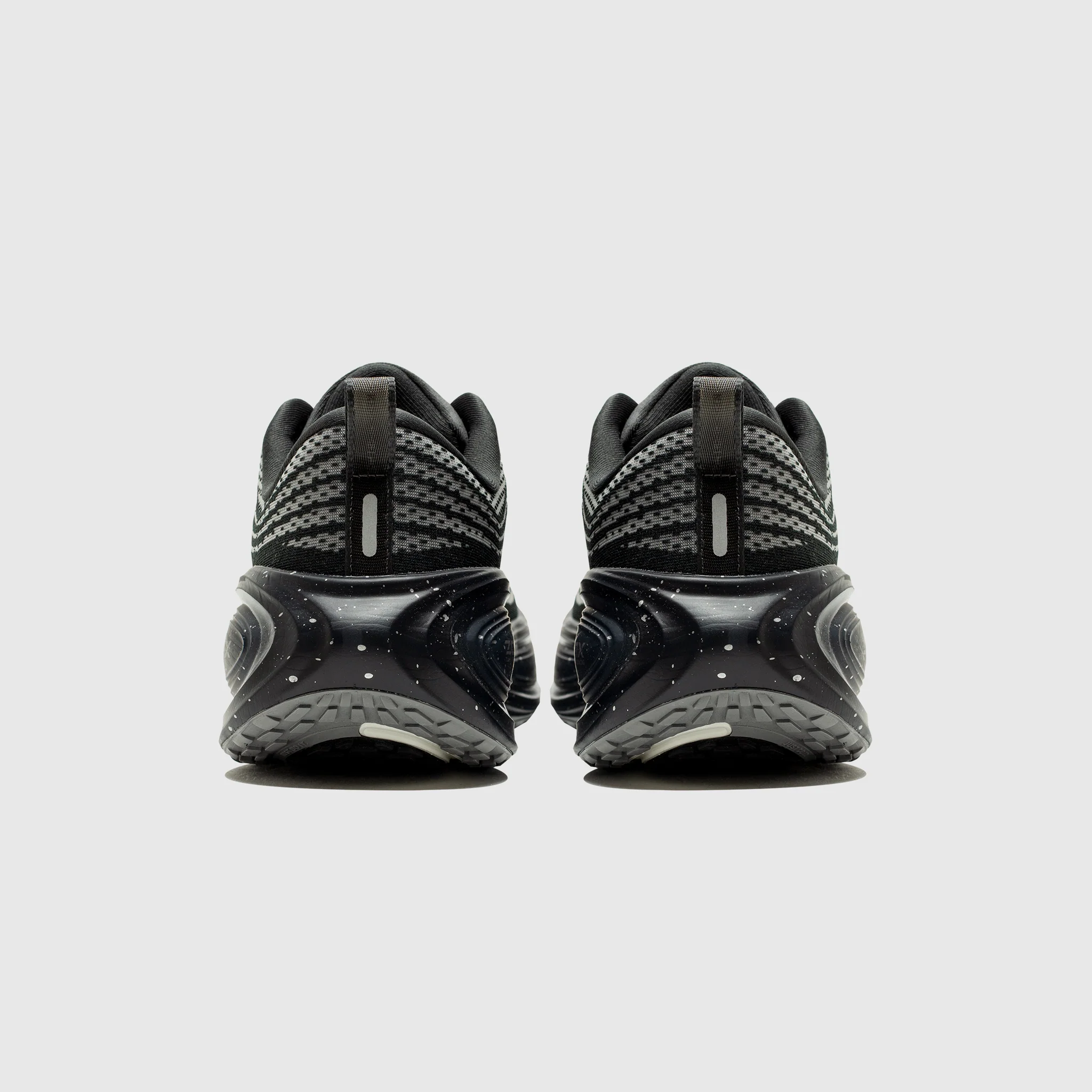 VOMERO PLUS SPECKLE "DARK OBSIDIAN" - Image 4