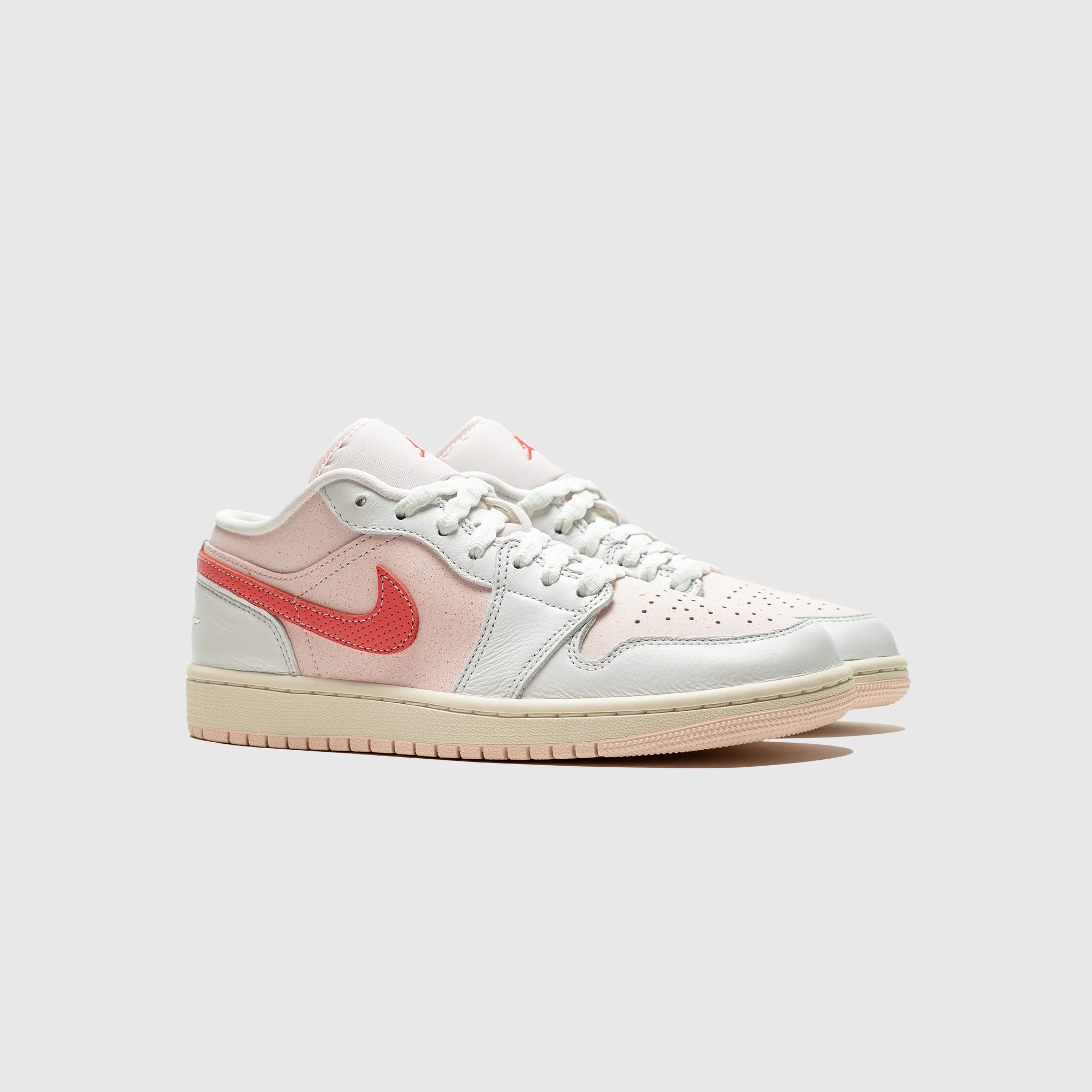 WMNS AIR JORDAN 1 LOW SE "MAGIC EMBER" - Image 2