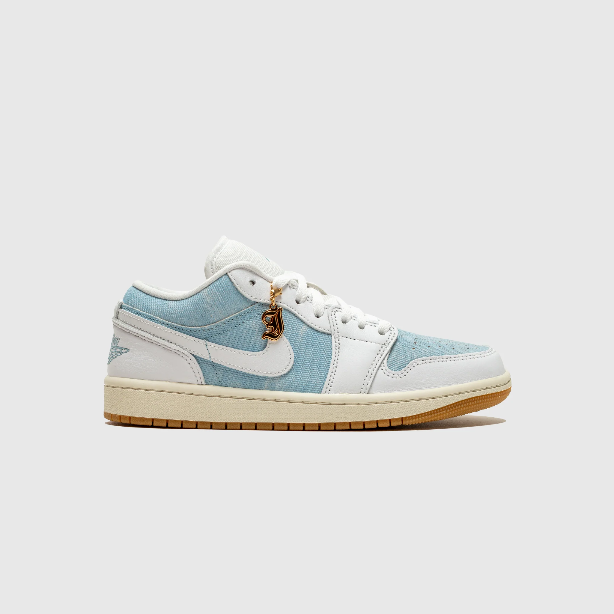 WMNS AIR JORDAN 1 LOW SE "WORN BLUE"