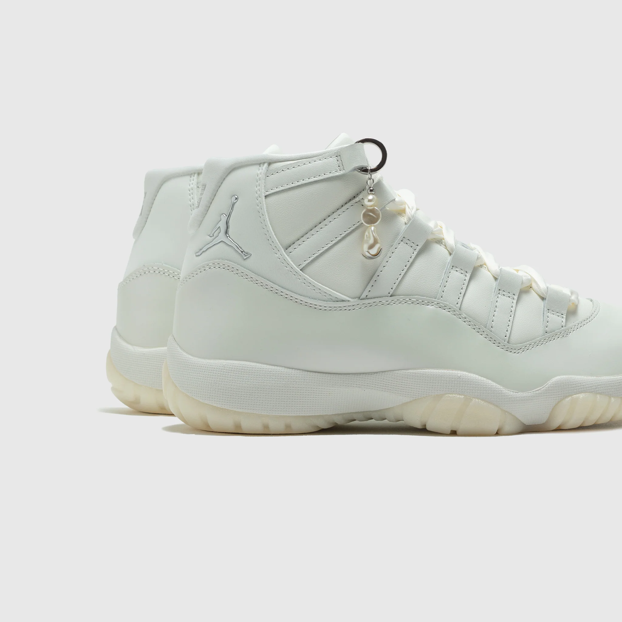 WMNS AIR JORDAN 11 RETRO "PEARL" - Image 5
