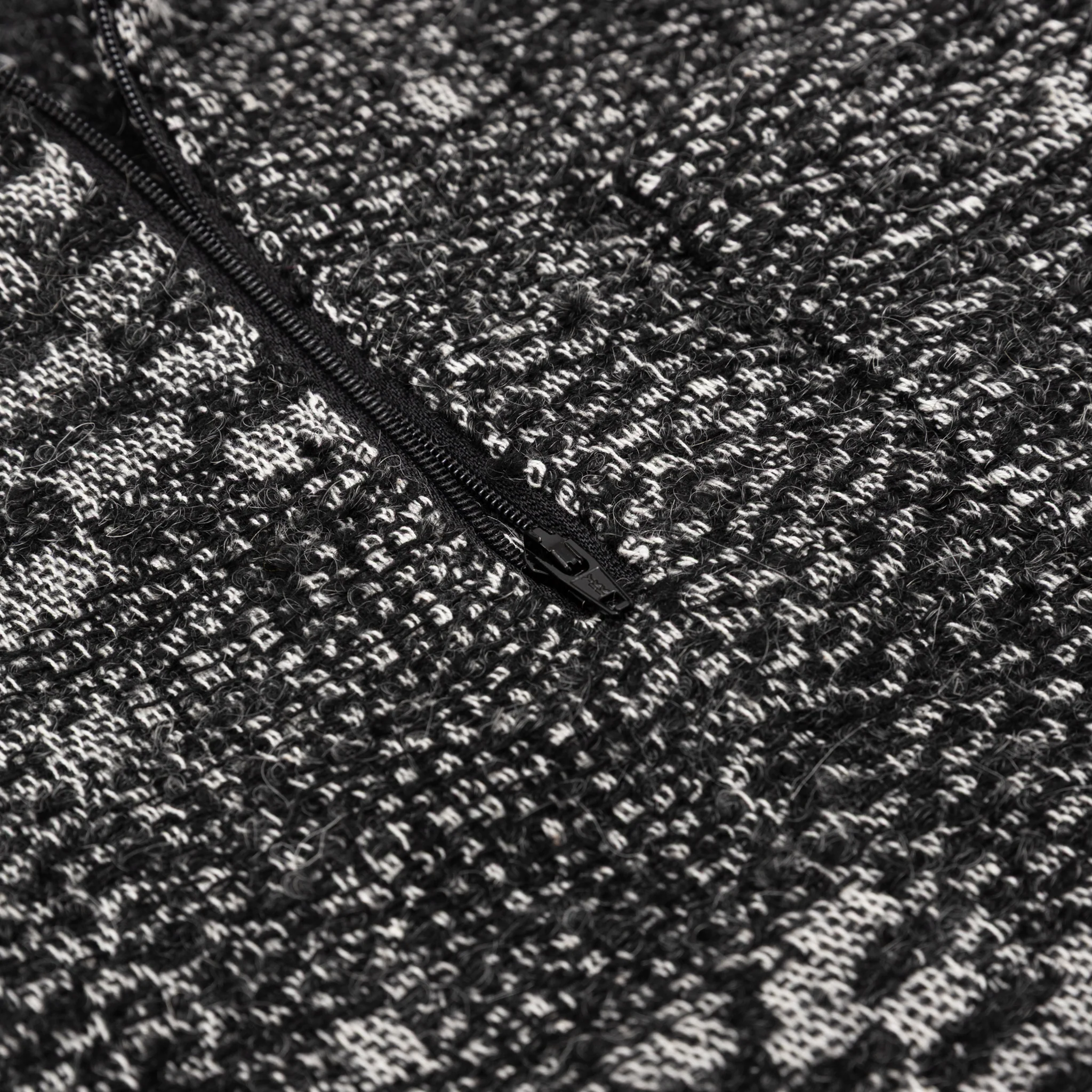 ZIP MOCK NECK - Image 3